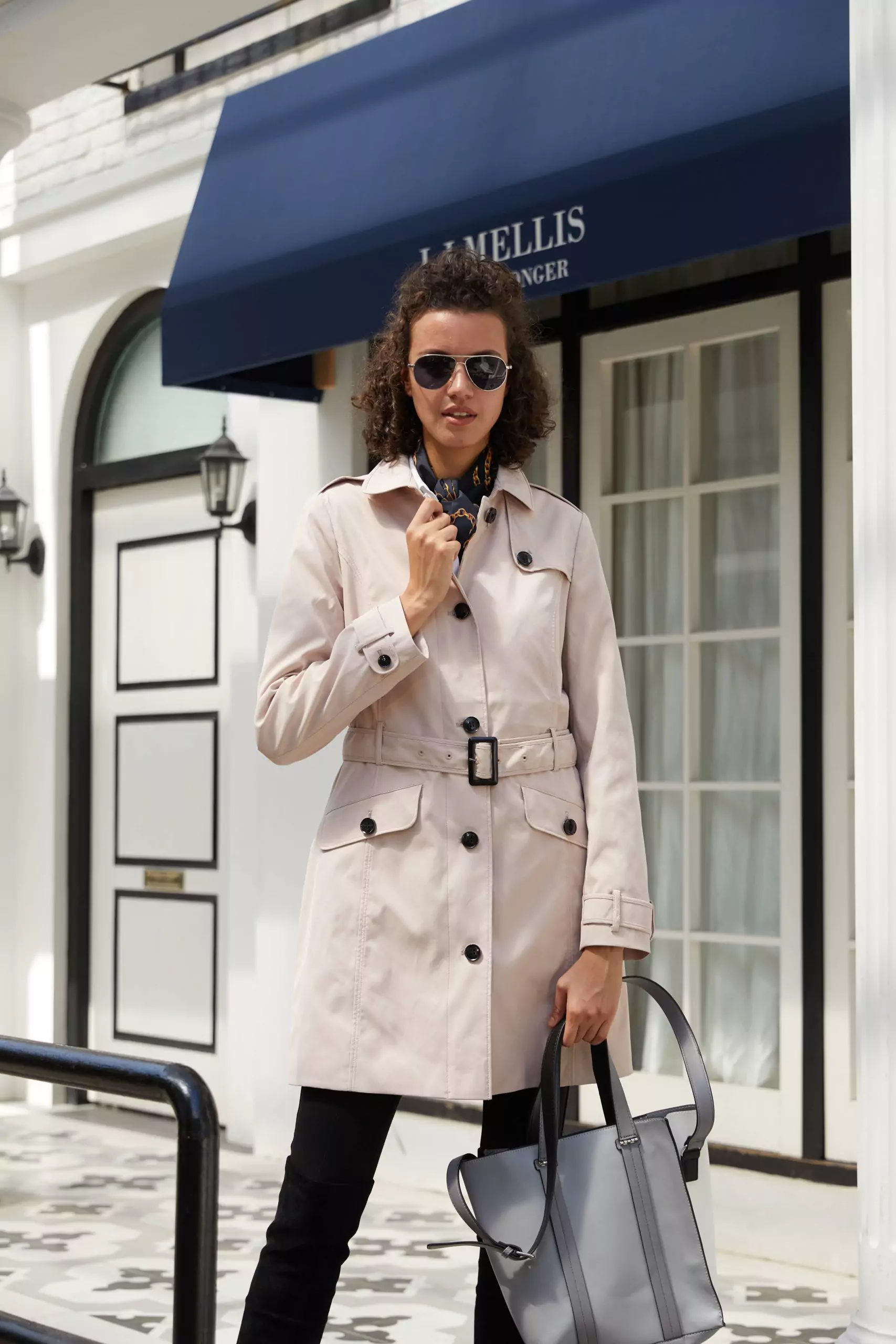Fashion Forward: Women’s Trench Coats in Classic and Modern Styles