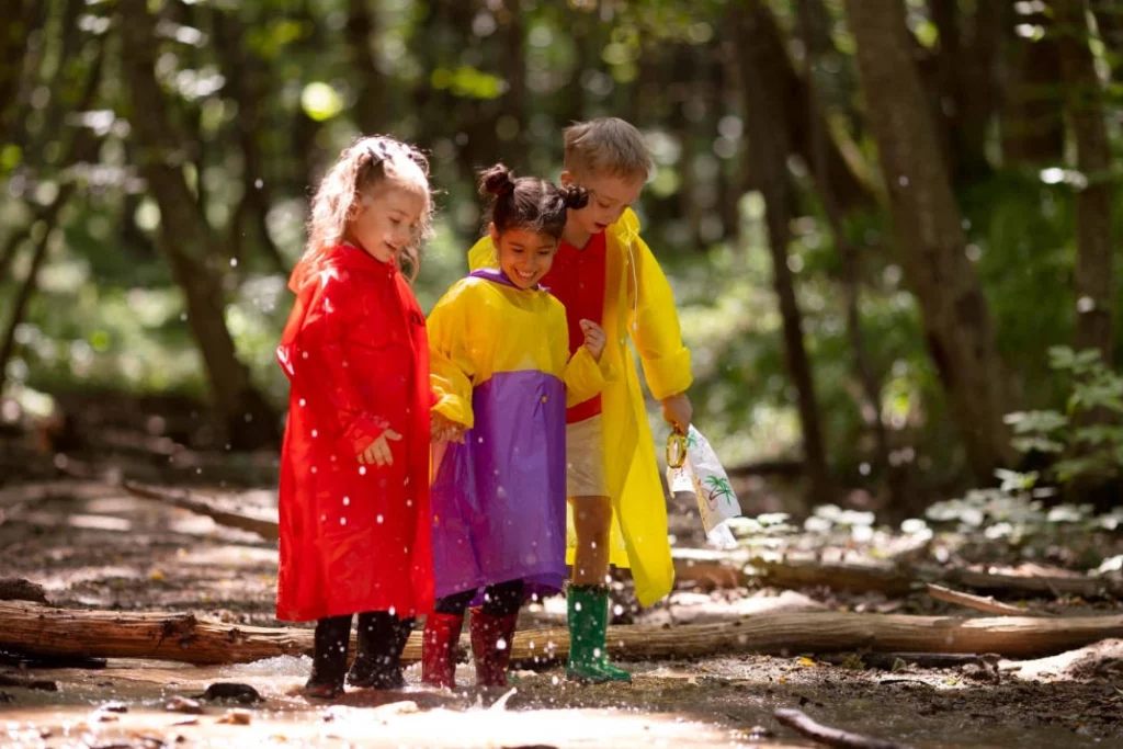 kids' raincoat-3