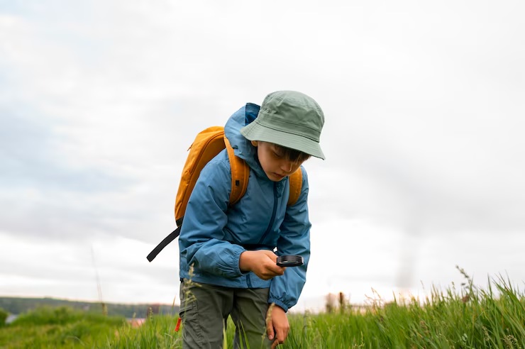 How to Choose the Right Kids Waterproof Jacket for Rainy Summer Days